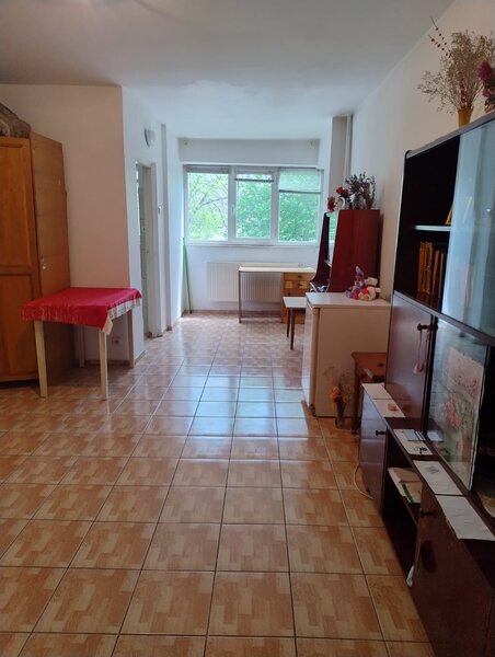 Gorjului, garsoniera 32 mp.