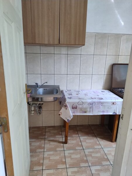 Gorjului, garsoniera 32 mp.